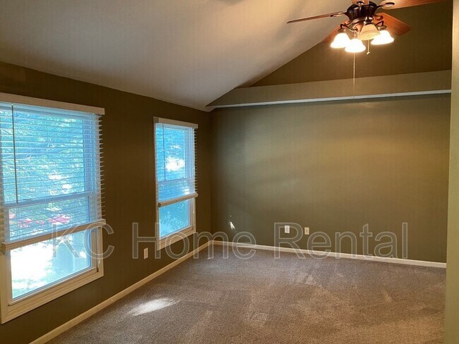 Building Photo - 1384 N Ridge Pkwy