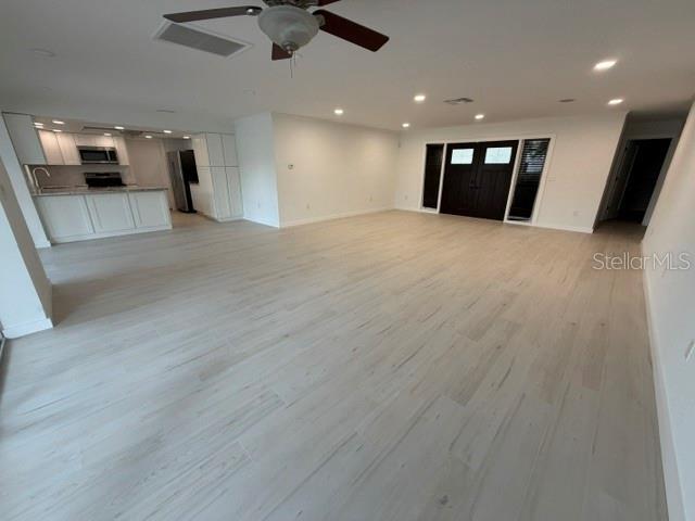 Building Photo - 605 Lotus Ln
