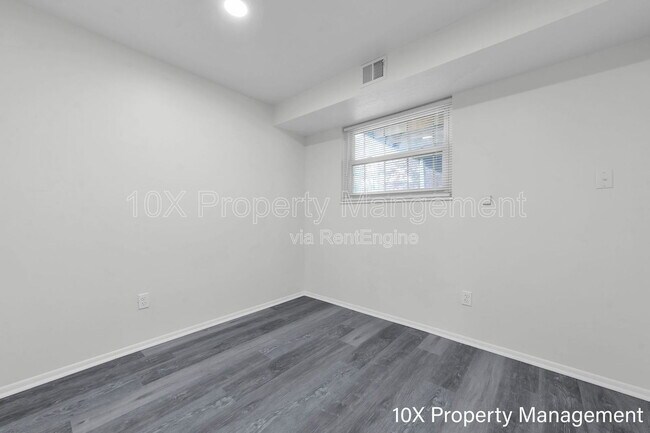 Building Photo - 907 Higbee Dr N