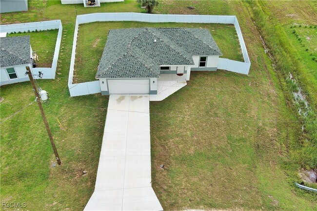 Building Photo - 8022 Melody Cir