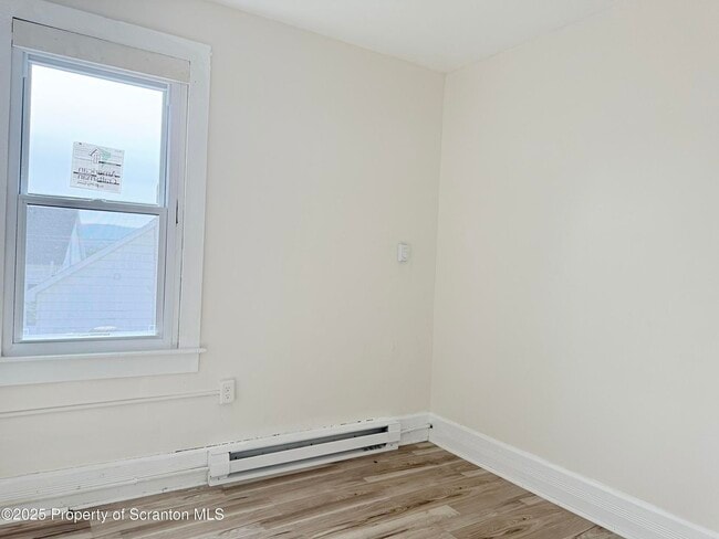 Building Photo - 210 Center Ave