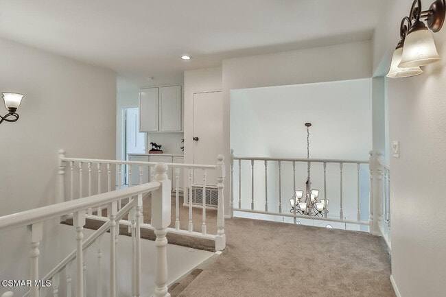 Building Photo - 270 Fox Hills Dr