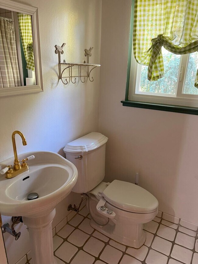 Building Photo - HAYWARD HILLS!!! BEAUTIFUL TWO STORY HOUSE...