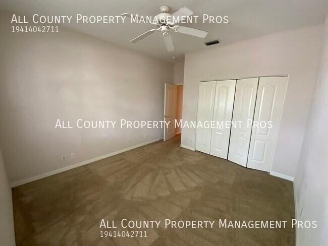 Building Photo - 10159 Glenmore Ave