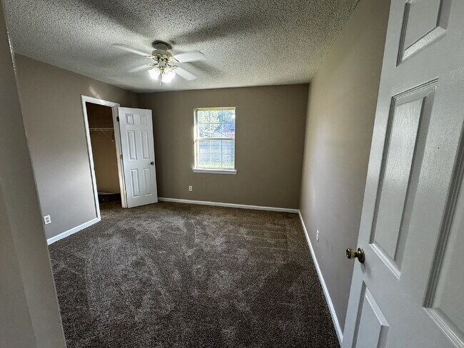 Building Photo - Home for Rent