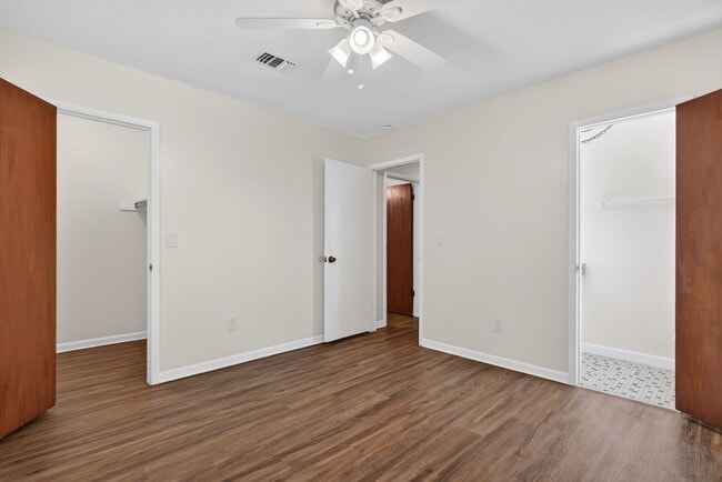 Building Photo - Adorable Single Family Home