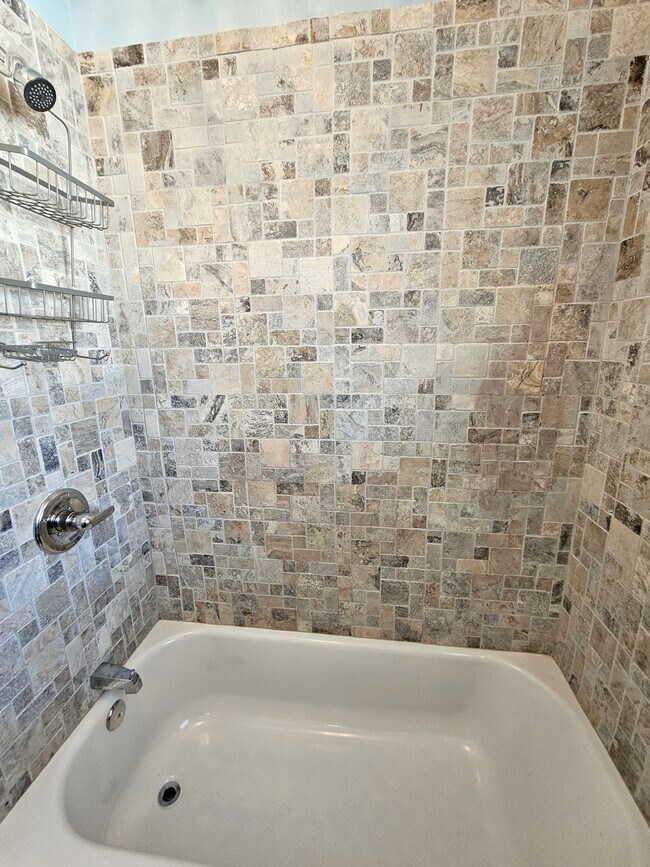 Building Photo - 23 McAdoo Ave