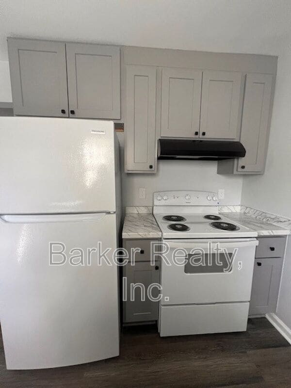 Building Photo - 1602 Pender St