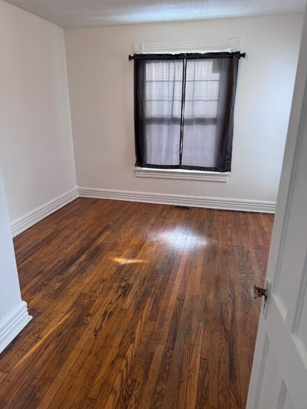 Building Photo - 151 Grove Pl