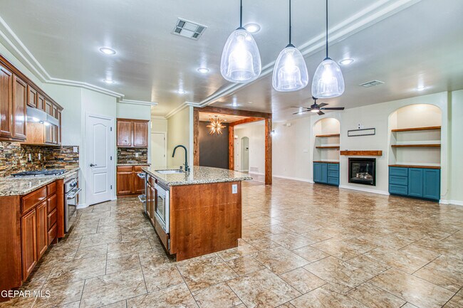 Building Photo - 13401 Emerald Pond Dr
