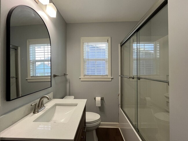 Building Photo - CENTRAL CITY TWO BEDROOM ONE BATH HOUSE!