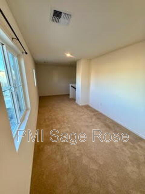 Building Photo - 8932 Coyote Blf Dr