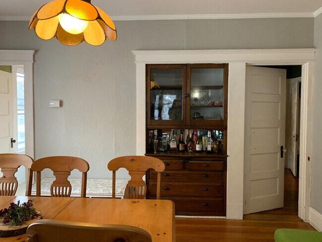 Building Photo - 135/137 Whitney