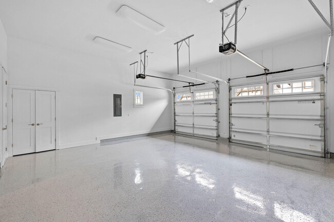 Building Photo - 1500 Match Point Ln