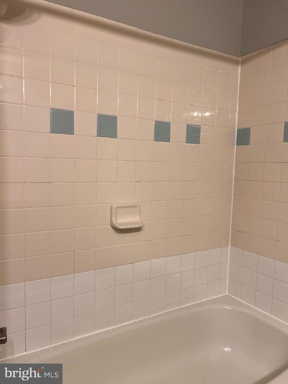 Building Photo - 8104 Willowdale Ct