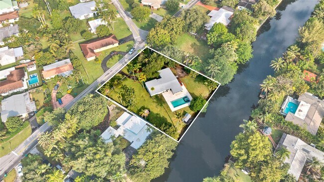 Building Photo - 11665 W Biscayne Canal Rd