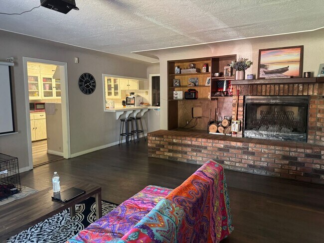 Building Photo - Warm and Inviting 2 bedroom home in Newman