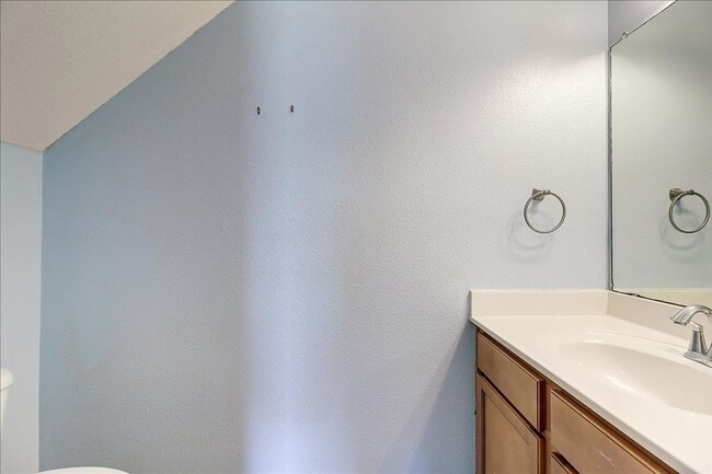 Building Photo - 2110 Encino Dr