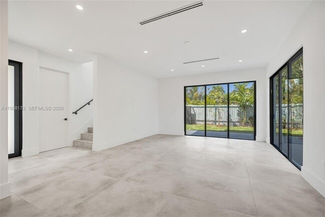 Building Photo - 2421 SW 16th Ter