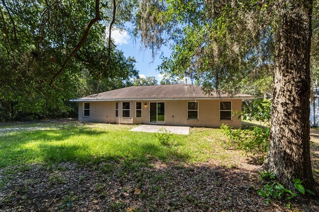 Building Photo - Peaceful 3-Bedroom Home with Open Floor Plan & Two-Car Garage in Rainbow Lakes Estates!