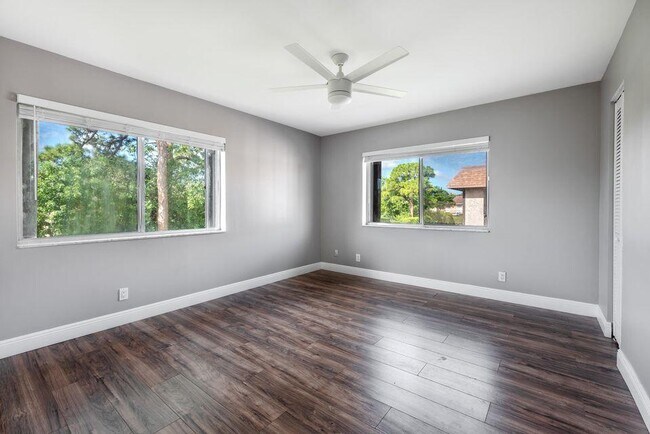 Building Photo - 2140 Sherwood Forest Blvd