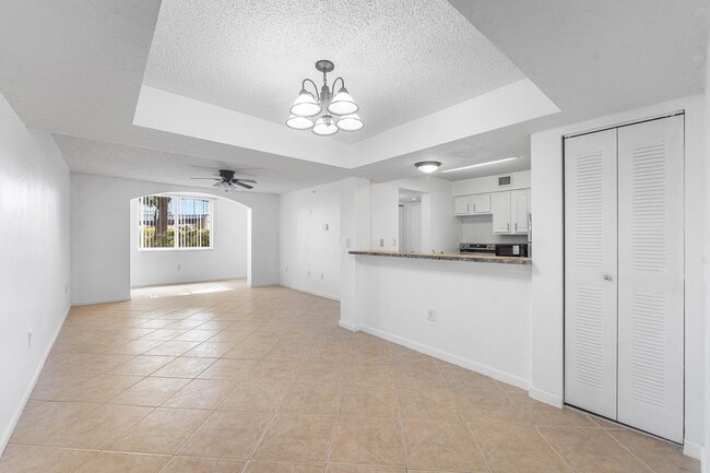 Building Photo - 900 Scotia Dr