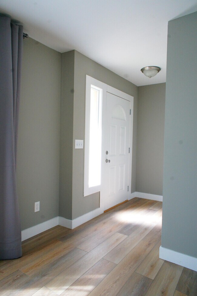 Building Photo - 3827 S Mill Ave