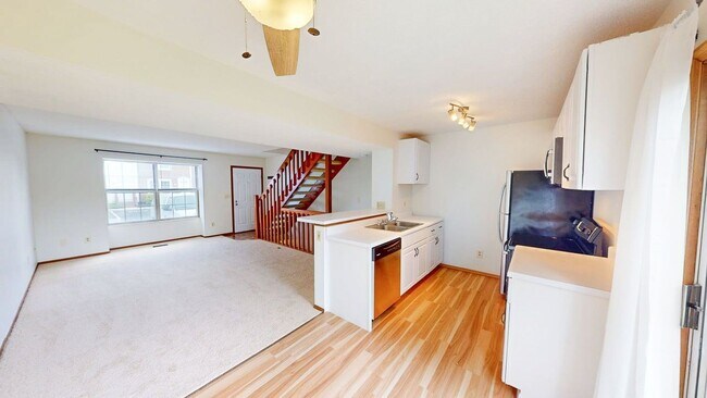 Building Photo - 5067 Stoneybrook Blvd