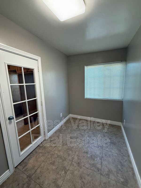 Building Photo - 408 F St