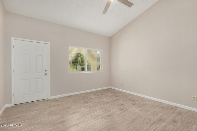 Building Photo - 5136 E Evergreen St