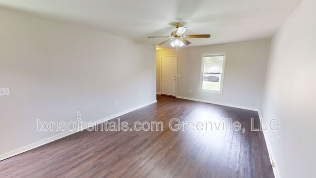 Building Photo - 121b Hipps Ave