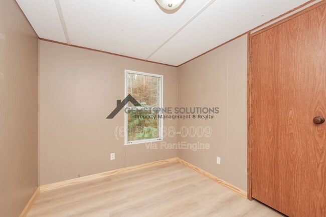 Building Photo - 5576 Hargrove Rd