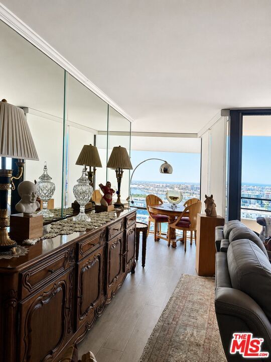 Building Photo - 4314 Marina City Dr