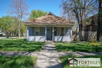 Building Photo - Charming Corner lot for rent!