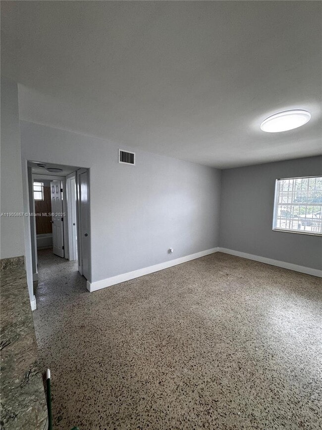 Building Photo - 175 NW 17th Pl