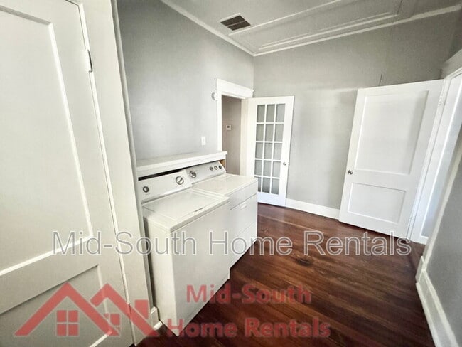 Building Photo - 666 Landis St