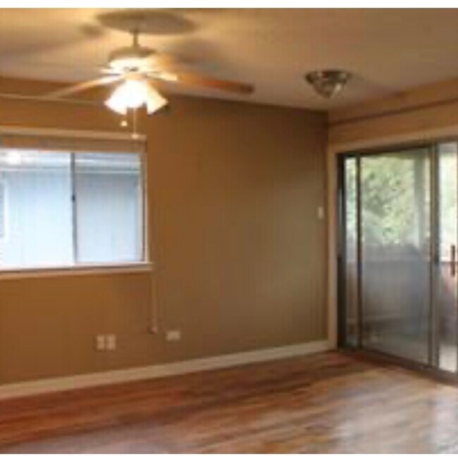 Building Photo - 909 Silber Rd