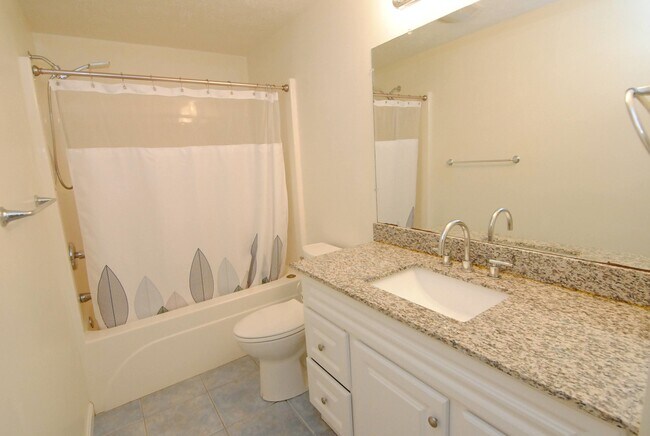 Building Photo - 68 Georgetown Dr