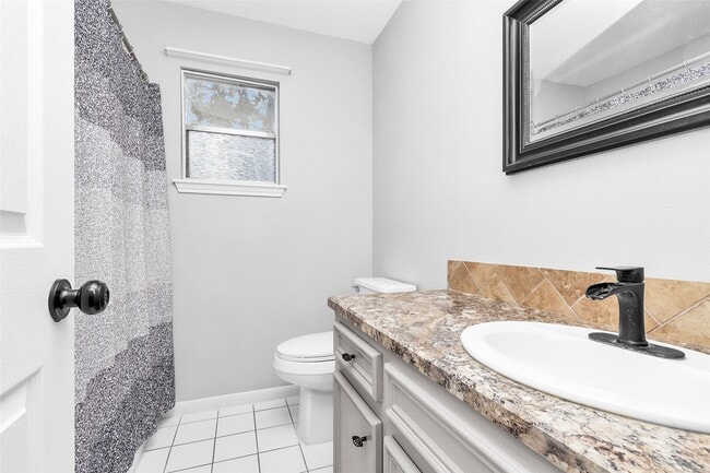 Building Photo - 20984 White Oak Ln