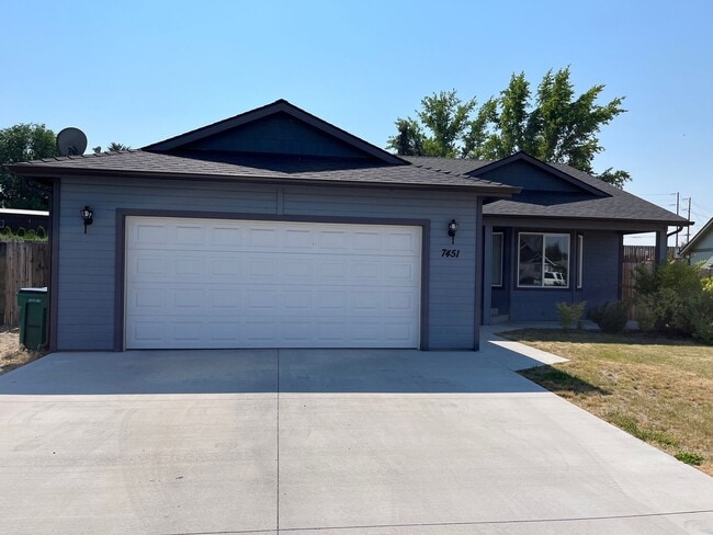 Primary Photo - 3 Bedroom 2 Bathroom Home in the South Sub...