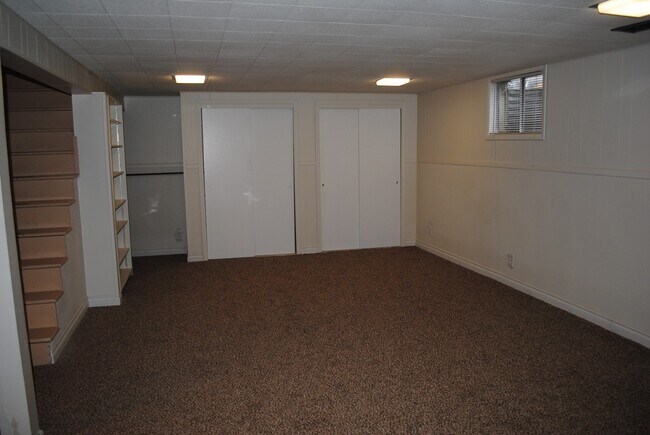 Building Photo - Oversized (@ whopping 2,600+ Sq. Ft.), Beautifully Charming 3-Bed, 2-Bath Home in Wenatchee!!