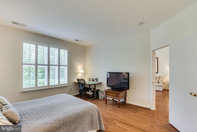 Building Photo - 44386 Adare Manor Square