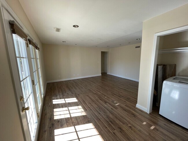 Building Photo - 1311 Villa Way
