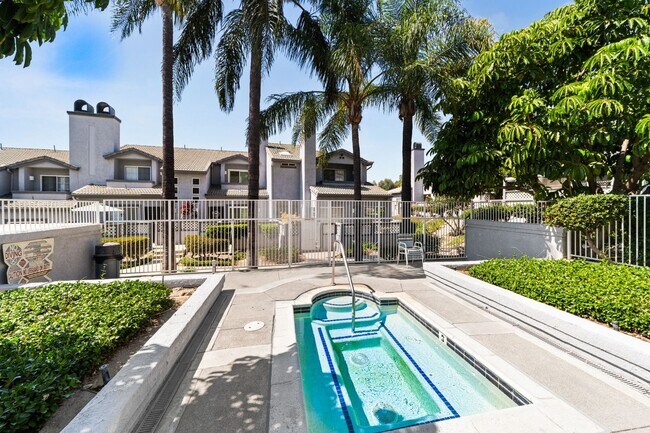 Building Photo - 2 Bedroom Rancho Cucamonga Condo