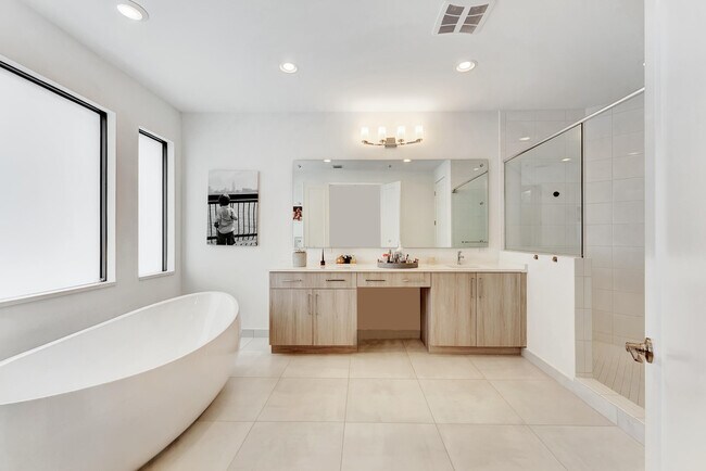 Building Photo - 8125 Crystal Downs Ave