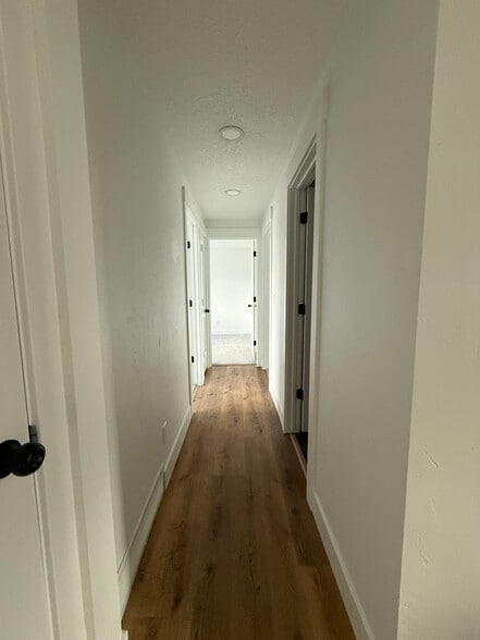 Building Photo - 1546 E 700 S