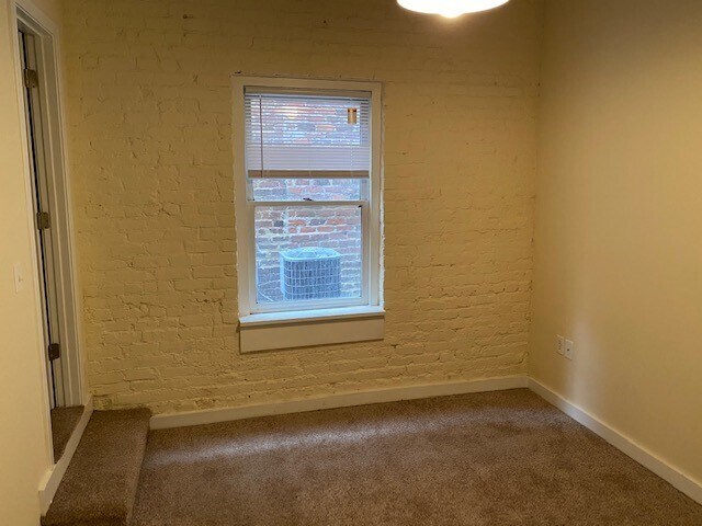 Primary Photo - 1114 W Cary St