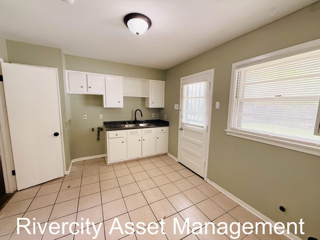 Building Photo - 4223 Cherrydale Rd