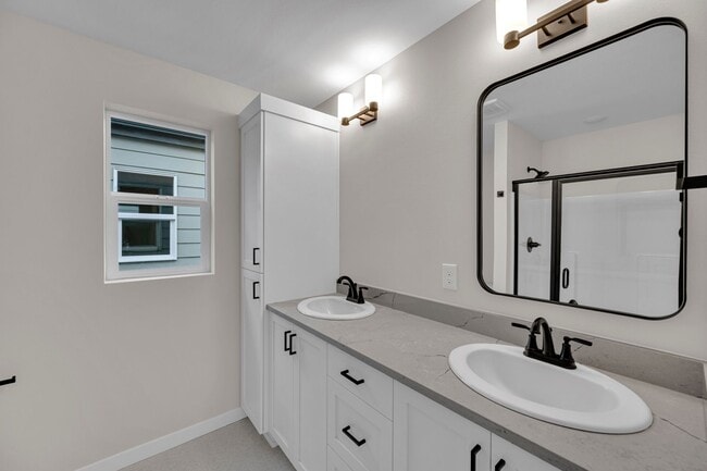 Building Photo - Move In Special Up to 3 Months Free- Newbe...