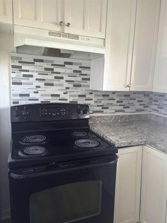 Building Photo - 3443 Hyland Dr